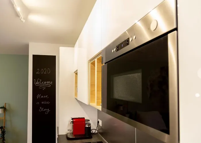 Apartment & Cozy - 15 Min To Center