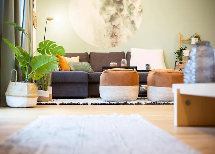 Apartment & Cozy - 15 Min To Center